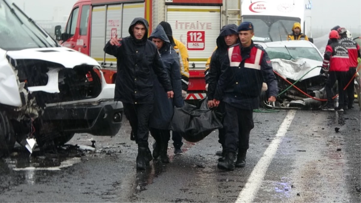 Diyarbakır'da feci kaza: 3 Ölü, 2'si ağır 5 Yaralı