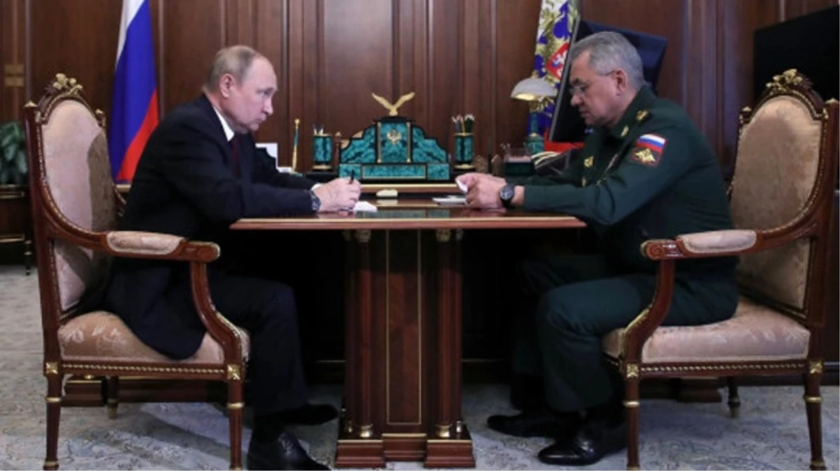 Putin, yeni hükümette Savunma Bakanlığına Sergey Şoygu'nun yerine sivil isim önerdi